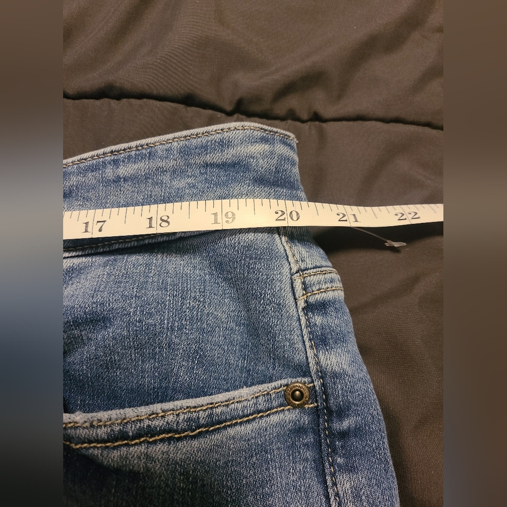Size 20W (2X) - ST. JOHN'S BAY - Denim Jean Sculpt Capri Pants Stretch NEW - Picture 5 of 6